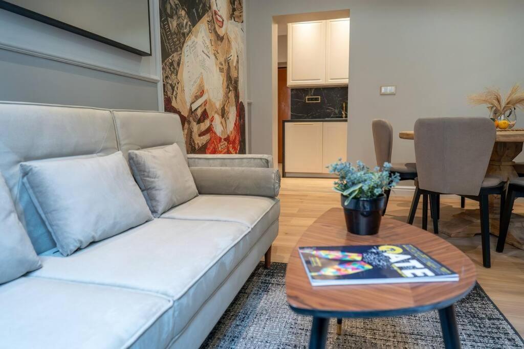 Rome City Center Apartment II Ngoại thất bức ảnh